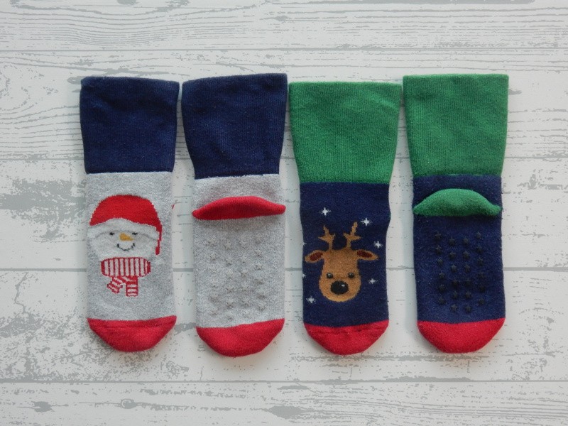 Set 2 paar Kerst babysokken badstof blauw rood groen maat 20-21