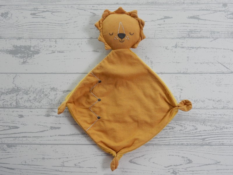 Fehn baby knuffeldoek velours katoen oker geel leeuw