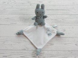 Nijntje Miffy knuffeldoek velours wit groen green knit klein