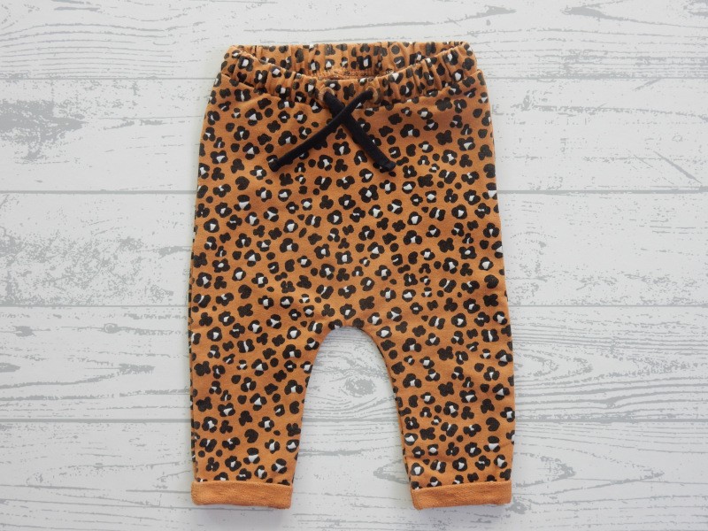 Prenatal baby broek sweatpants bruin zwart wit animal print maat 56