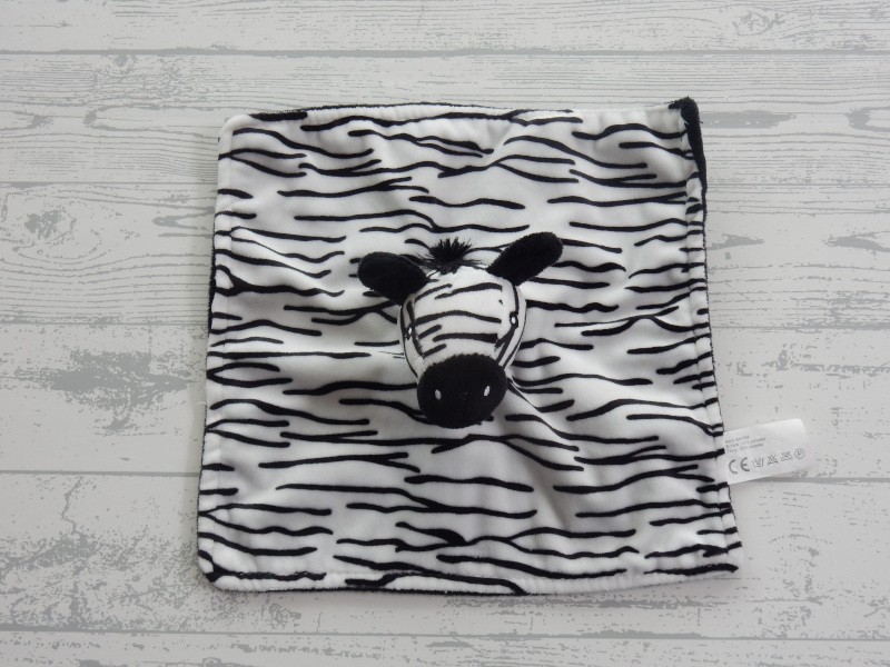 Wibra knuffeldoek velours wit zwart rammeltje zebra